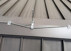 Inštalacije električnih napeljav in naprav. Montaže strelovodov. Inštalacije telekomunikacij. Inštalacije tehničnega varovanja. Inštalacije konferenčnih sistemov.