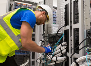 Inštalacije električnih napeljav in naprav. Montaže strelovodov. Inštalacije telekomunikacij. Inštalacije tehničnega varovanja. Inštalacije konferenčnih sistemov.